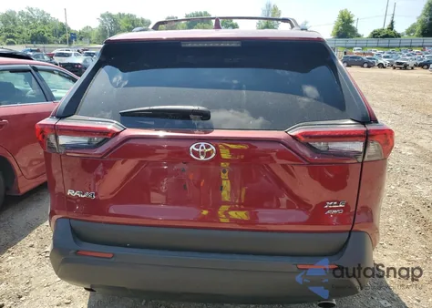 2021 Toyota Rav4 Xle Premium z USA, uszkodzony, nr VIN 2T3A1RFV9MW140123